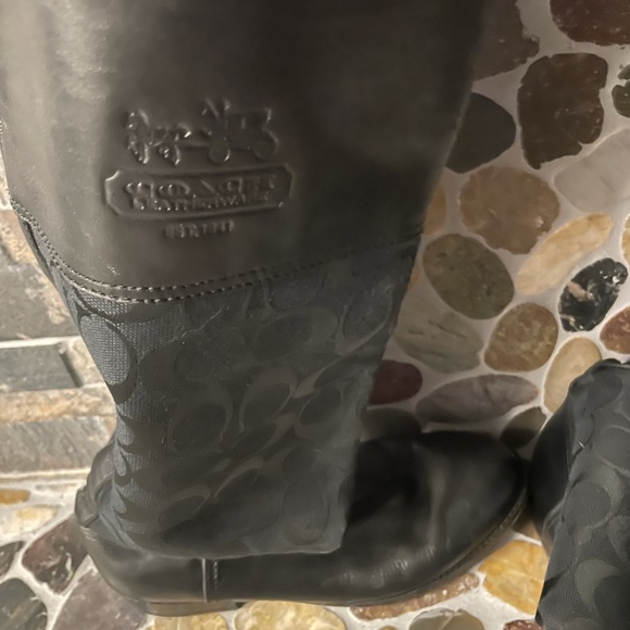 Coach Boot 6.5 flat - Picture 2 of 10